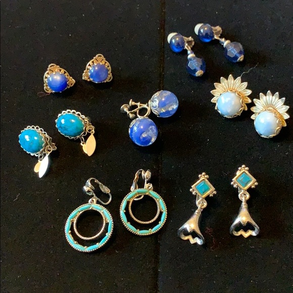 Feeling Blue Bundle of Vintage clip on earrings - Picture 1 of 8